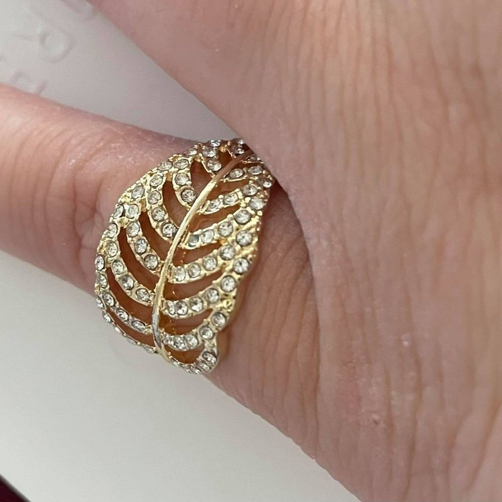 Leaf Charm Ring - Picture 2 of 2